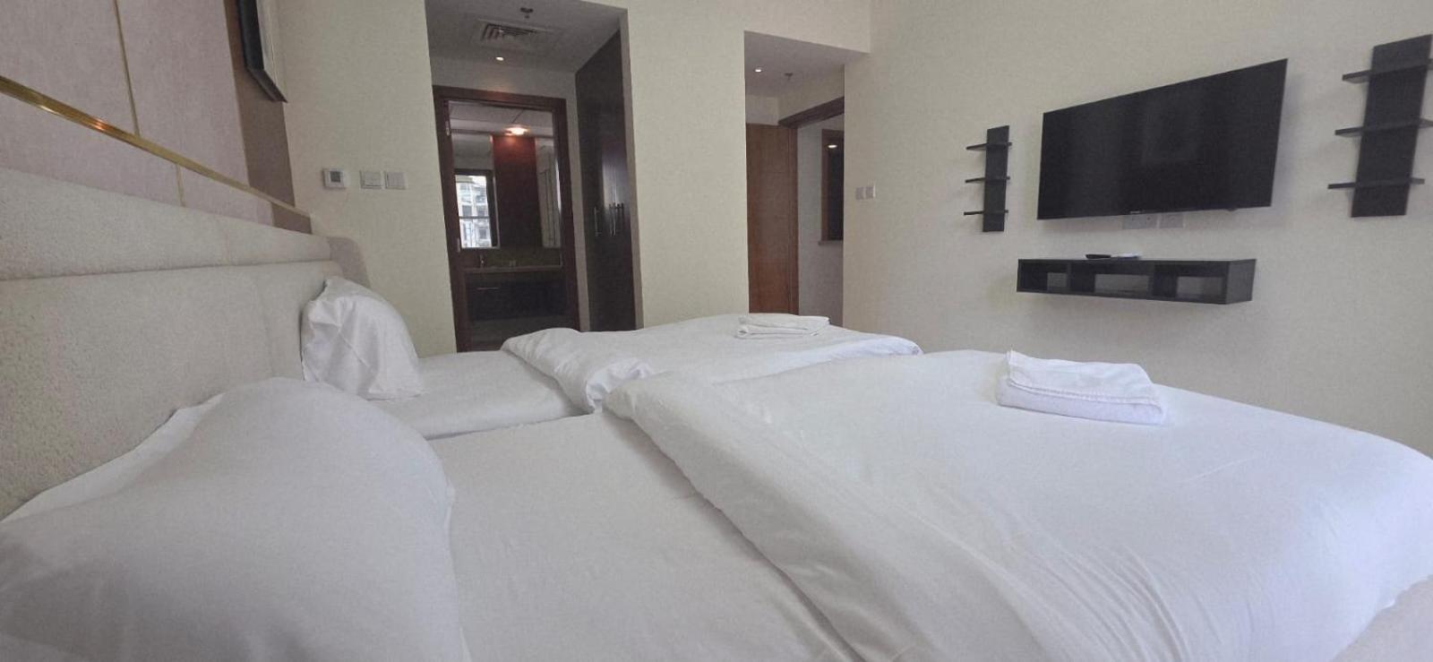 13stnd- Luxury 2bhk - Near Burj Khalifa - Free Parking - Downtown Dubai