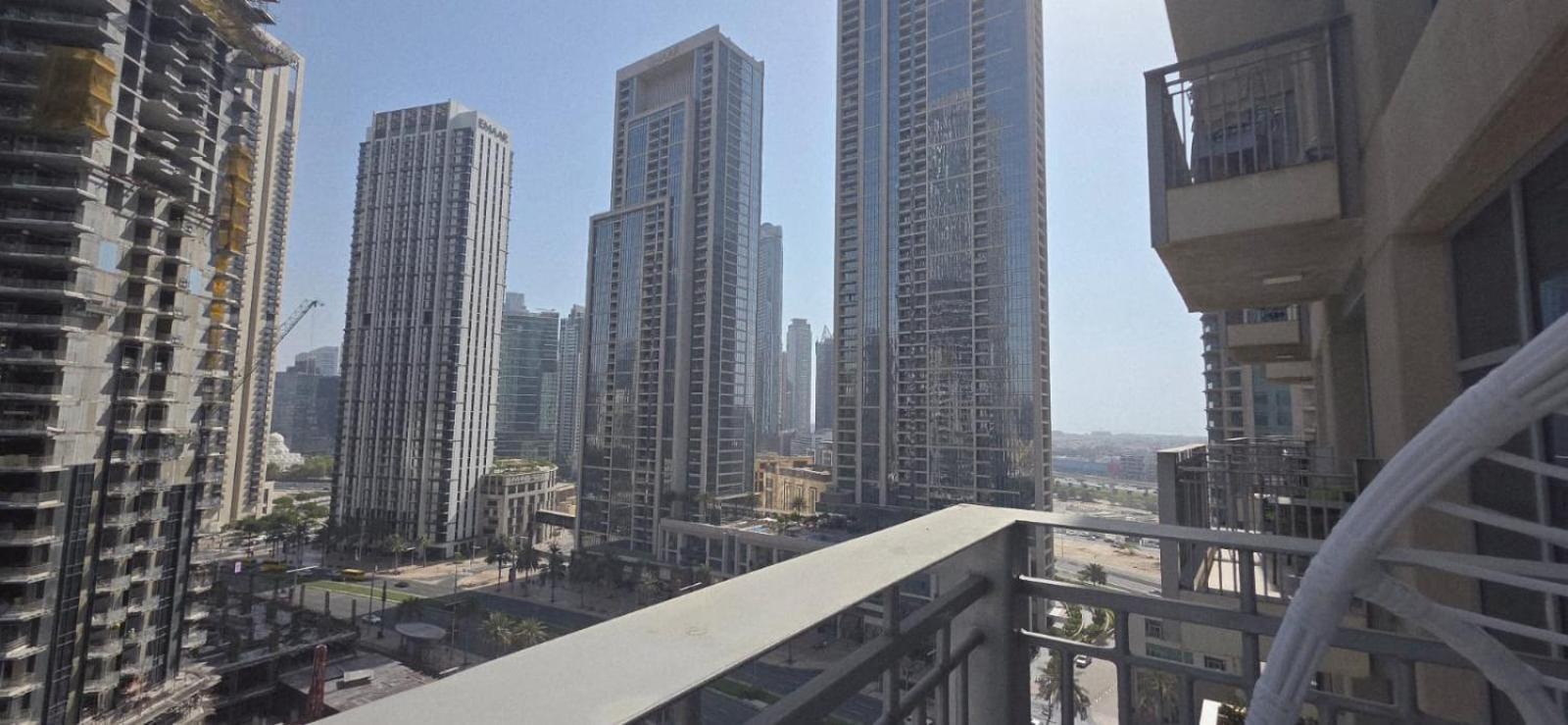 13stnd- Luxury 2bhk - Near Burj Khalifa - Free Parking - Downtown Apartment *