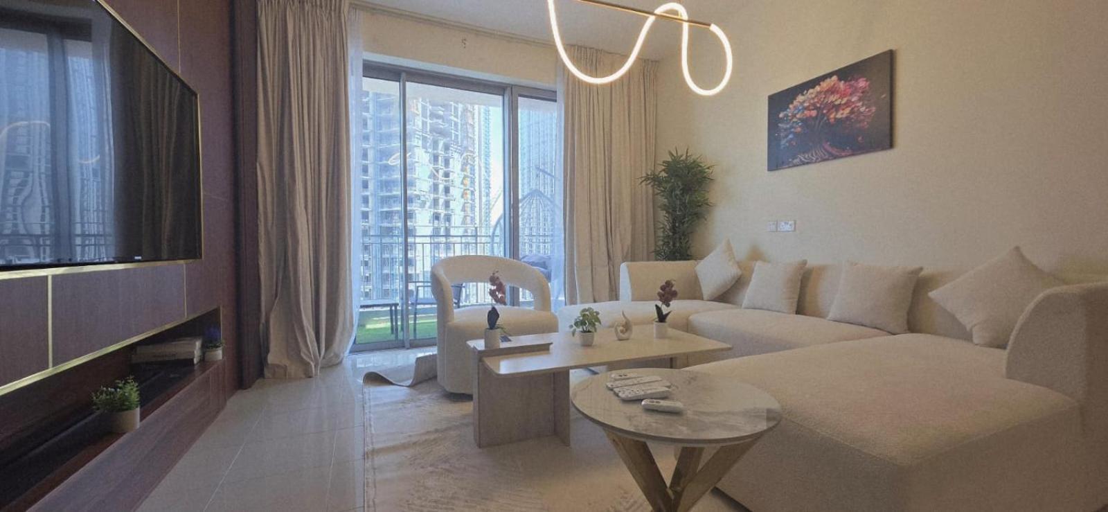 13stnd- Luxury 2bhk - Near Burj Khalifa - Free Parking - Downtown Dubai