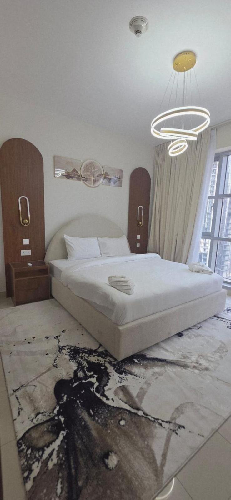 13stnd- Luxury 2bhk - Near Burj Khalifa - Free Parking - Downtown *